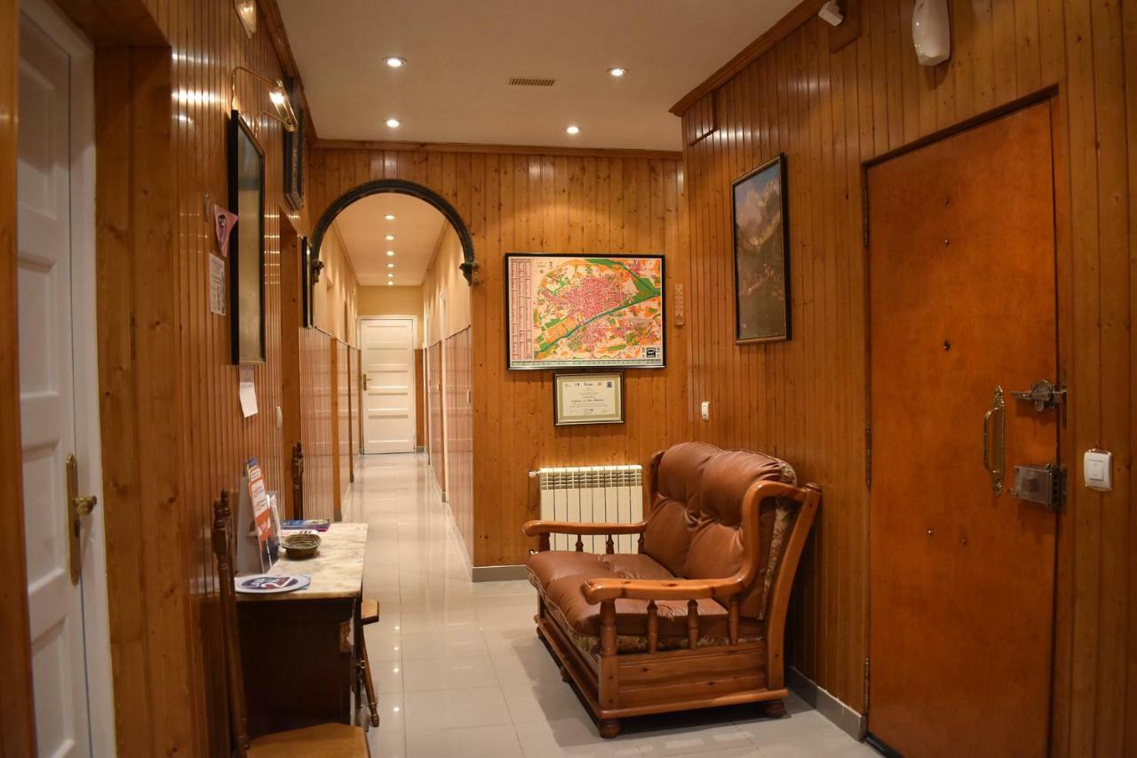 Hostal Oviedo Hotel เลออน ภายนอก รูปภาพ