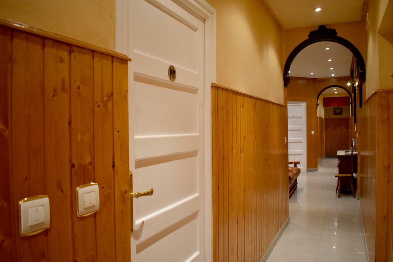 Hostal Oviedo Hotel เลออน ภายนอก รูปภาพ