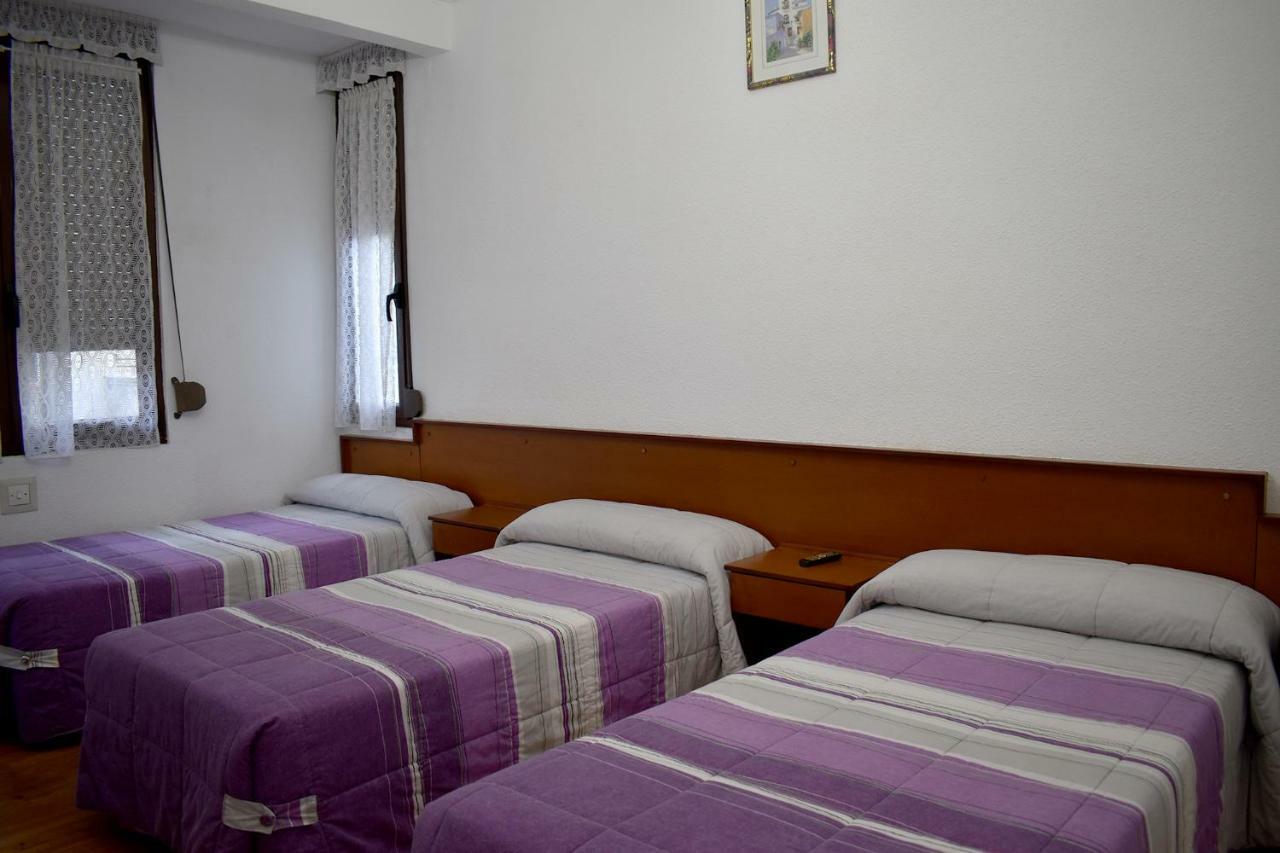 Hostal Oviedo Hotel เลออน ภายนอก รูปภาพ