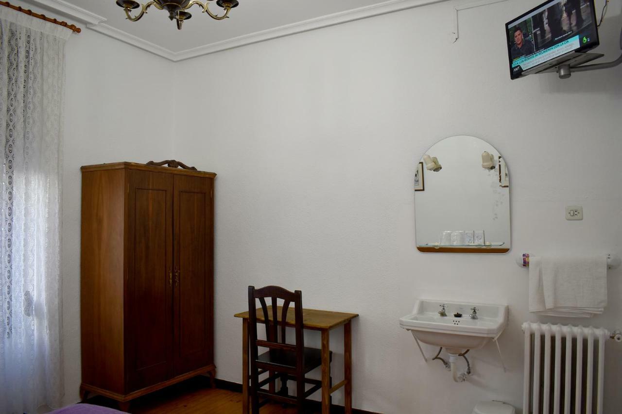 Hostal Oviedo Hotel เลออน ภายนอก รูปภาพ