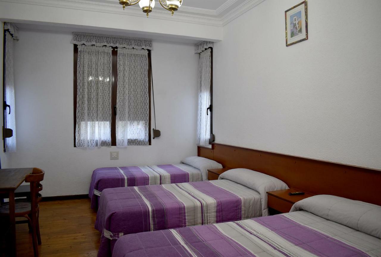 Hostal Oviedo Hotel เลออน ภายนอก รูปภาพ