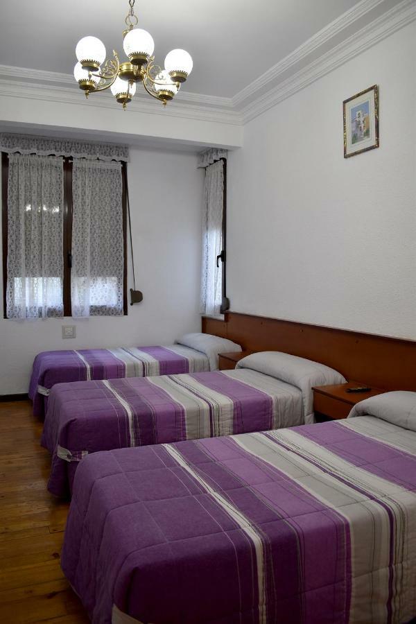 Hostal Oviedo Hotel เลออน ภายนอก รูปภาพ